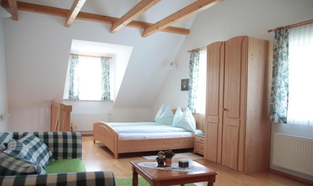 Ferienhof Uhudler-Arkaden Stegersbach Kamer foto